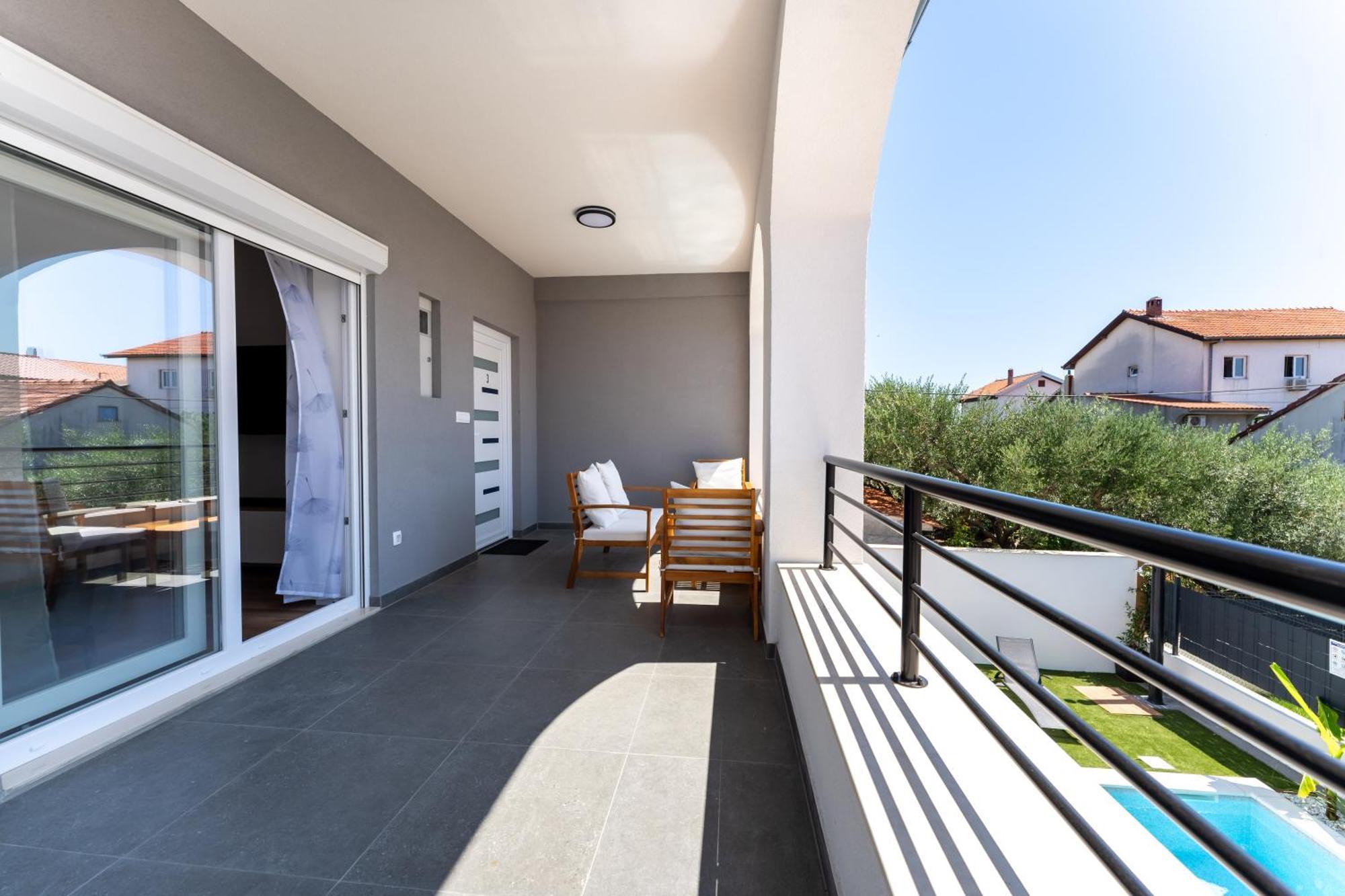 Bernie Apartments With A Pool Zadar Extérieur photo