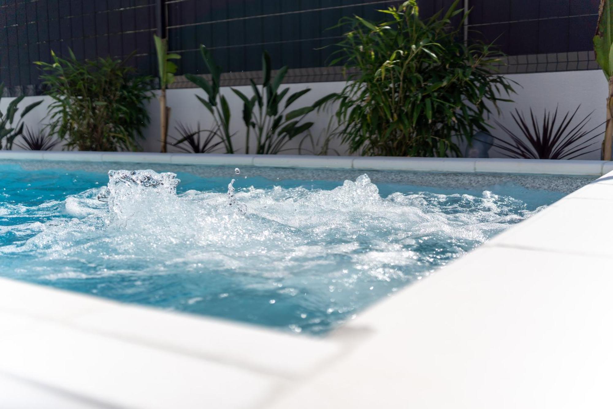 Bernie Apartments With A Pool Zadar Extérieur photo