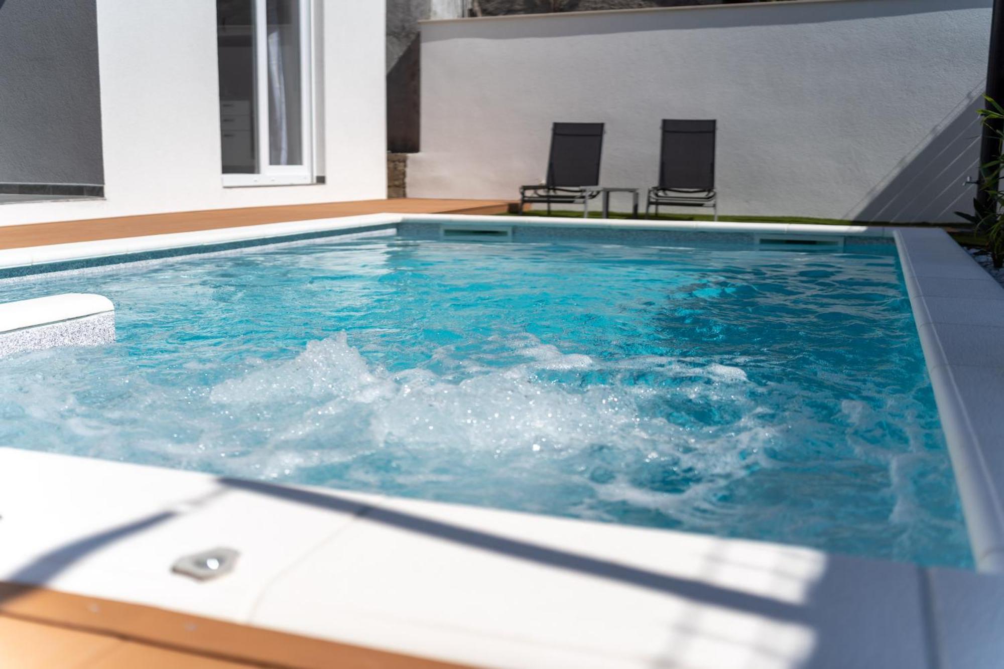 Bernie Apartments With A Pool Zadar Extérieur photo