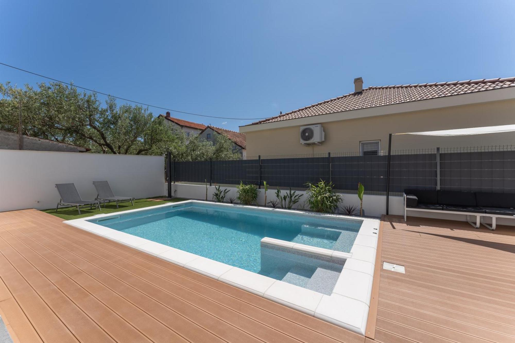 Bernie Apartments With A Pool Zadar Extérieur photo
