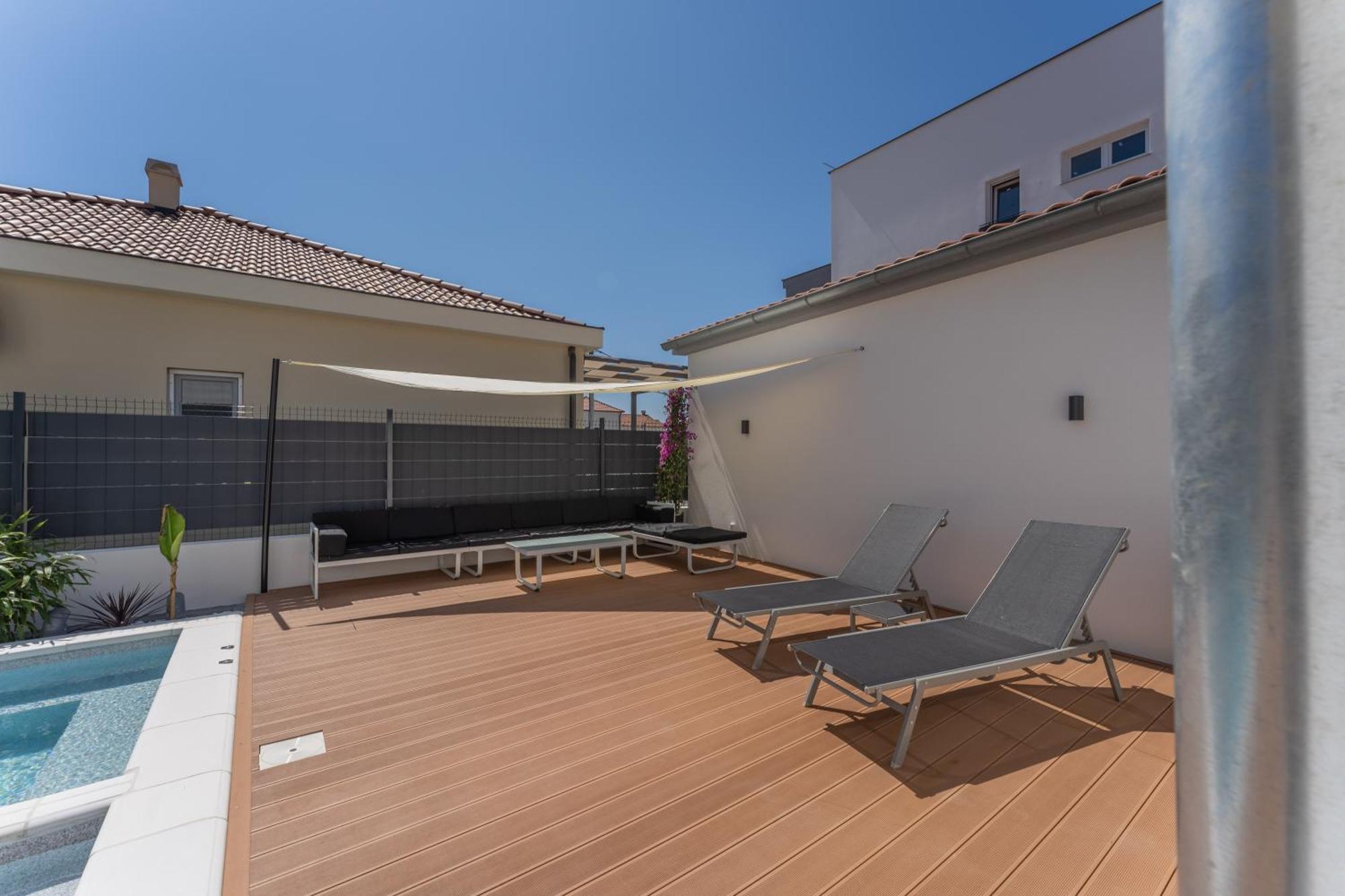 Bernie Apartments With A Pool Zadar Extérieur photo